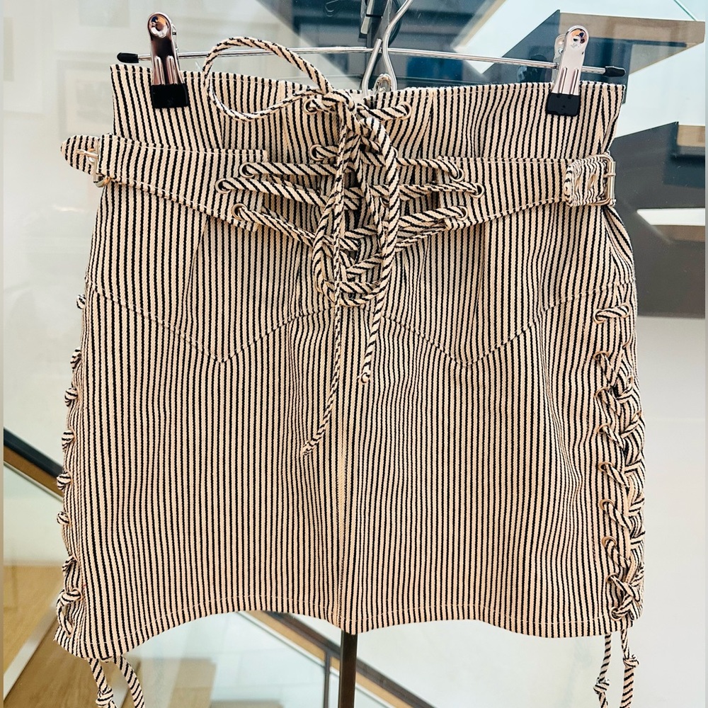 BNWT Re/done 70’s Lace Up Skirt Size 26. Never worn. 100% Authentic